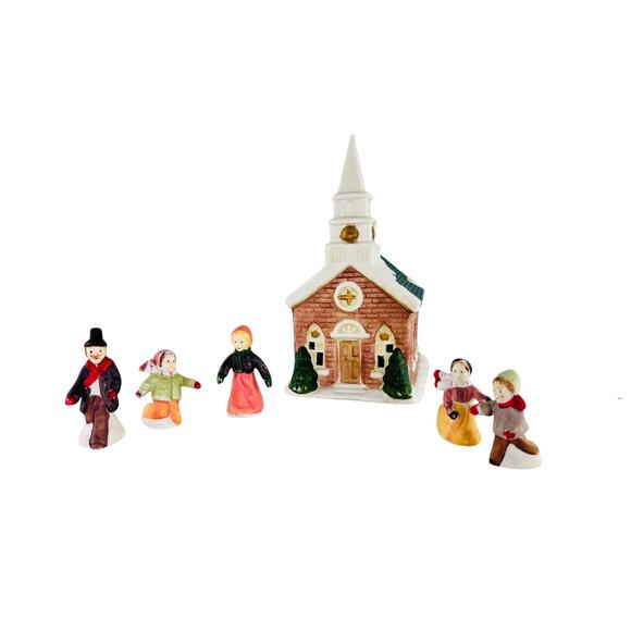 Vintage Holiday Lighted Village Church Chapel W/ 5 Mini Figurines Ceramic - Picture 13 of 16